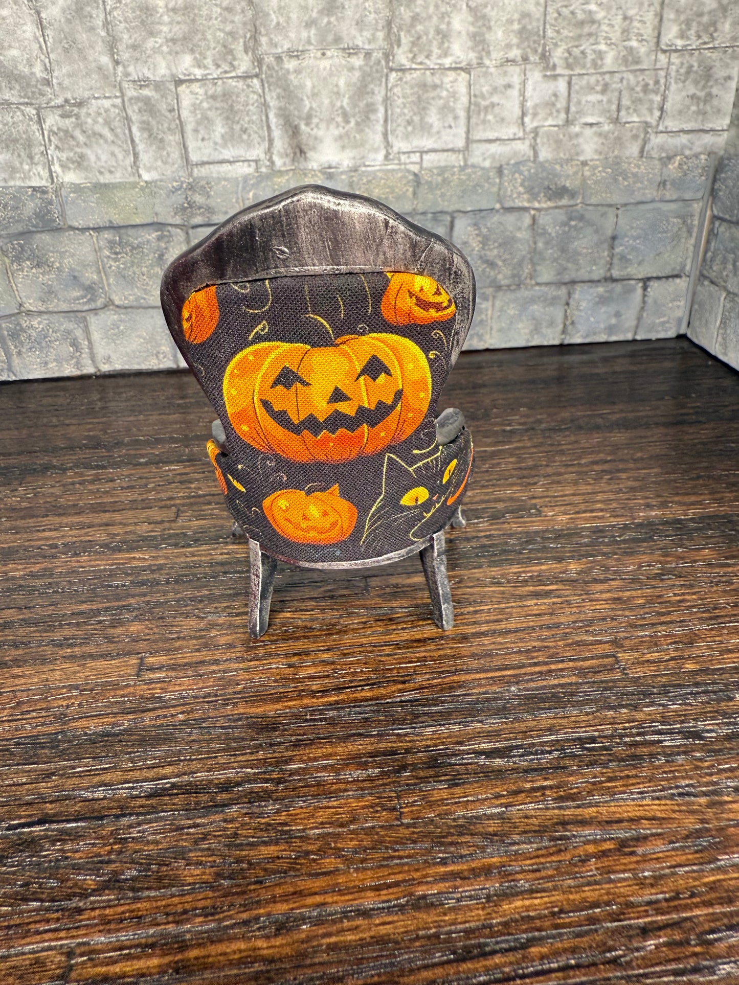 Black Cat and Jack-o’-Lantern Ladies Chair - Dollhouse Miniature 1:12 Scale