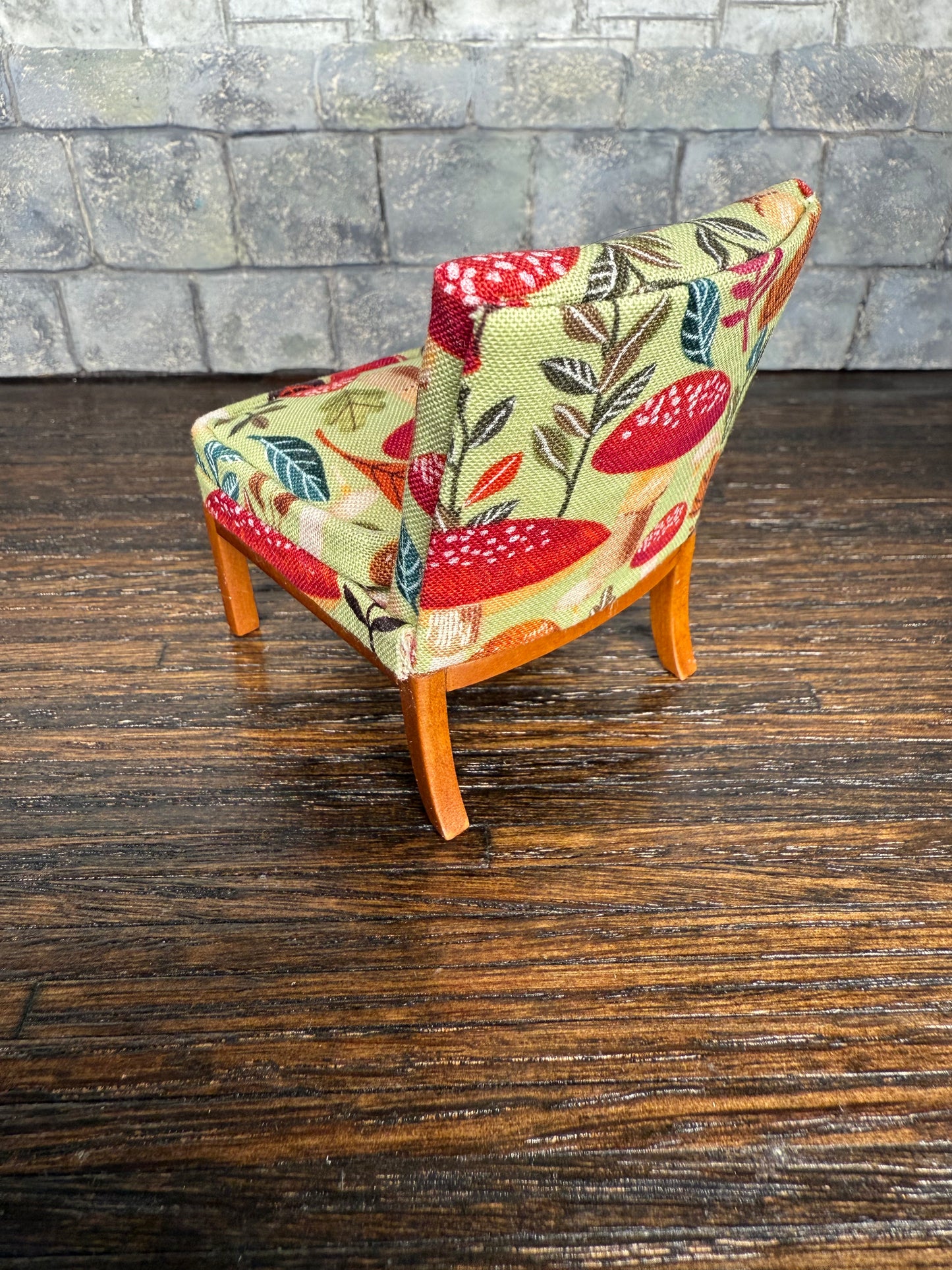 Mushroom Mid-Century Modern Chair - Dollhouse Miniature 1:12 Scale