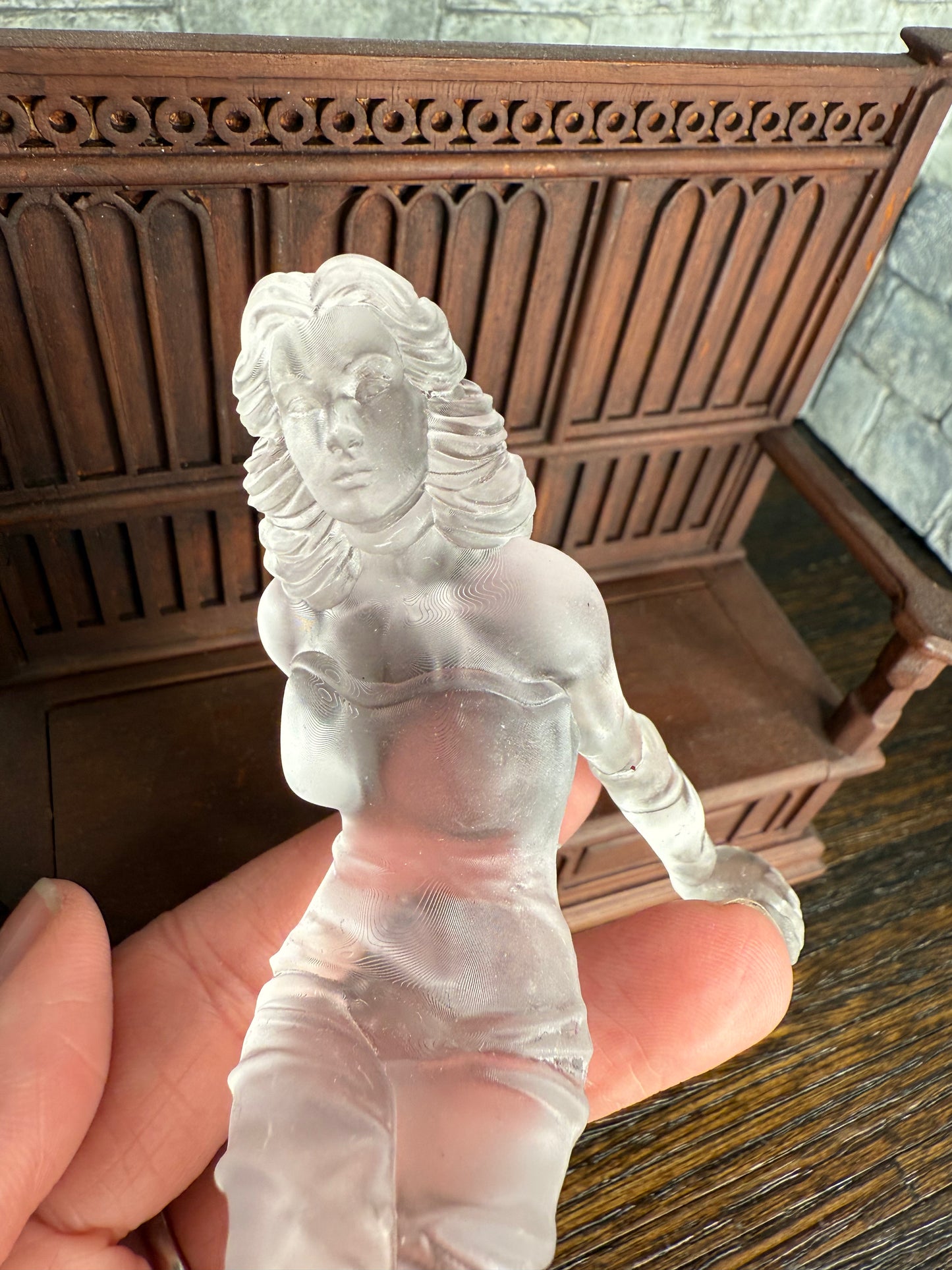 Sitting Lady Ghost - 1:12 Scale