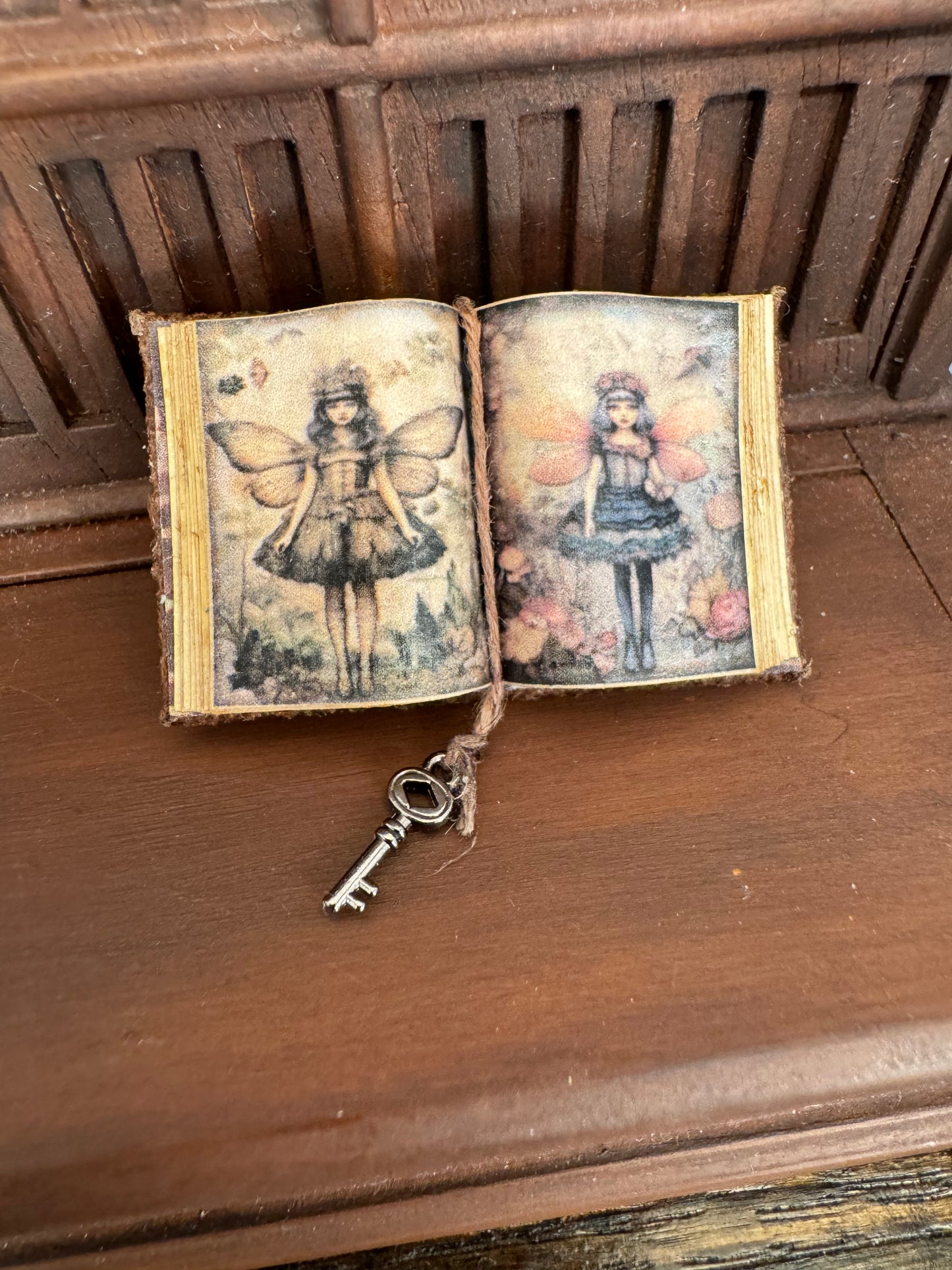Old World Fairies Open Book - 1:12 Scale
