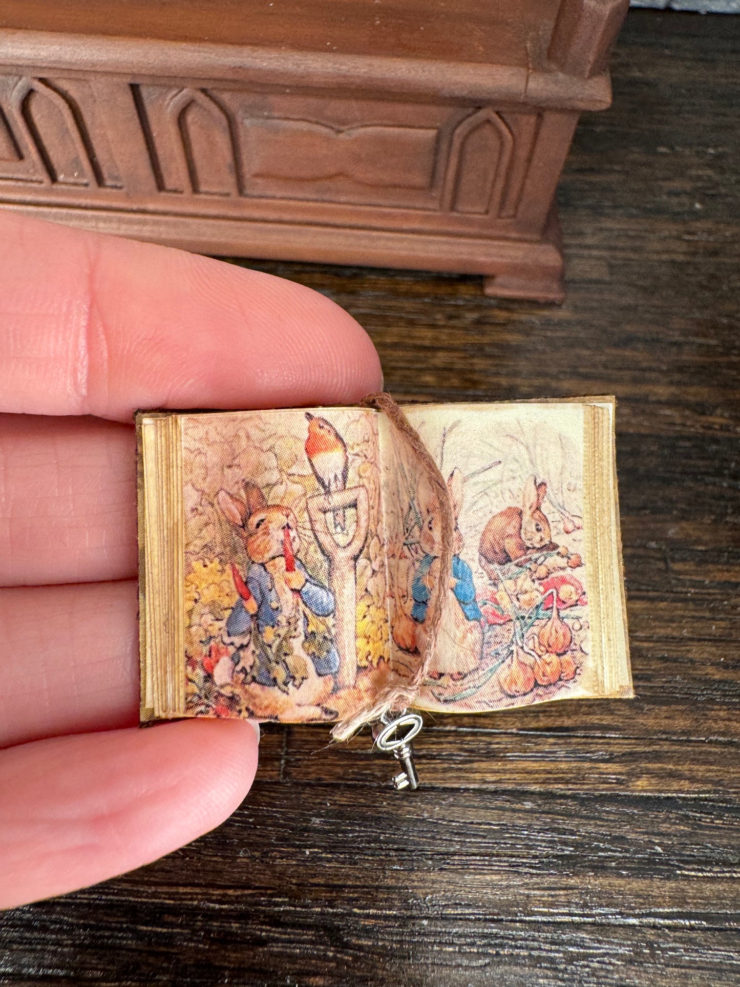 Peter Rabbit Open Book - 1:12 Scale