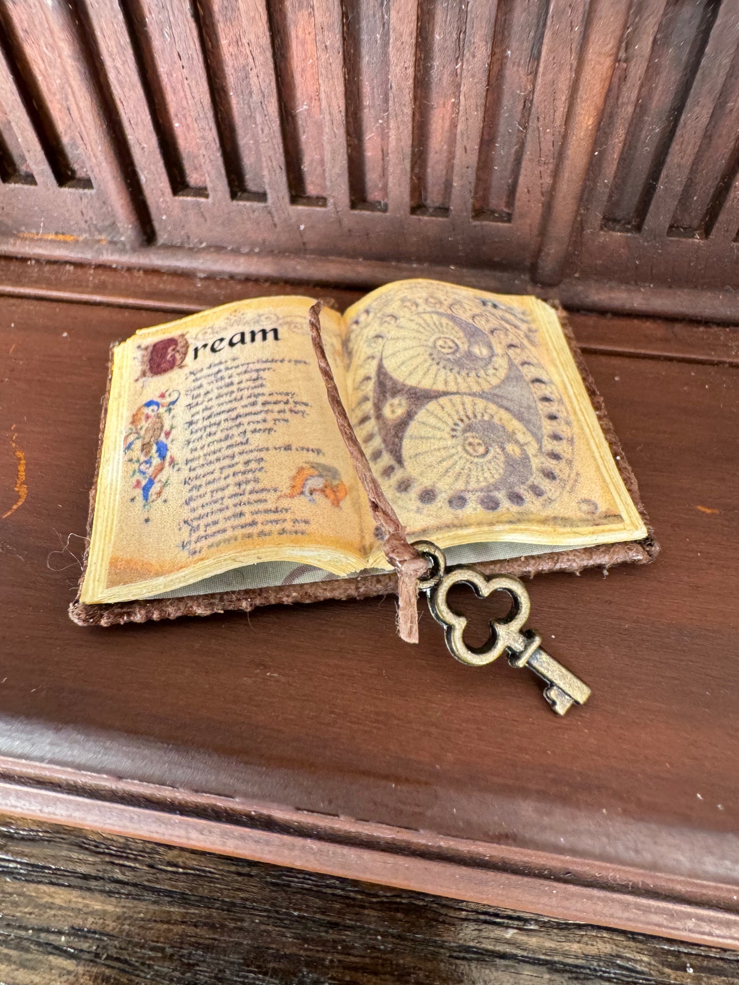 Dream Spell Open Book - 1:12 Scale