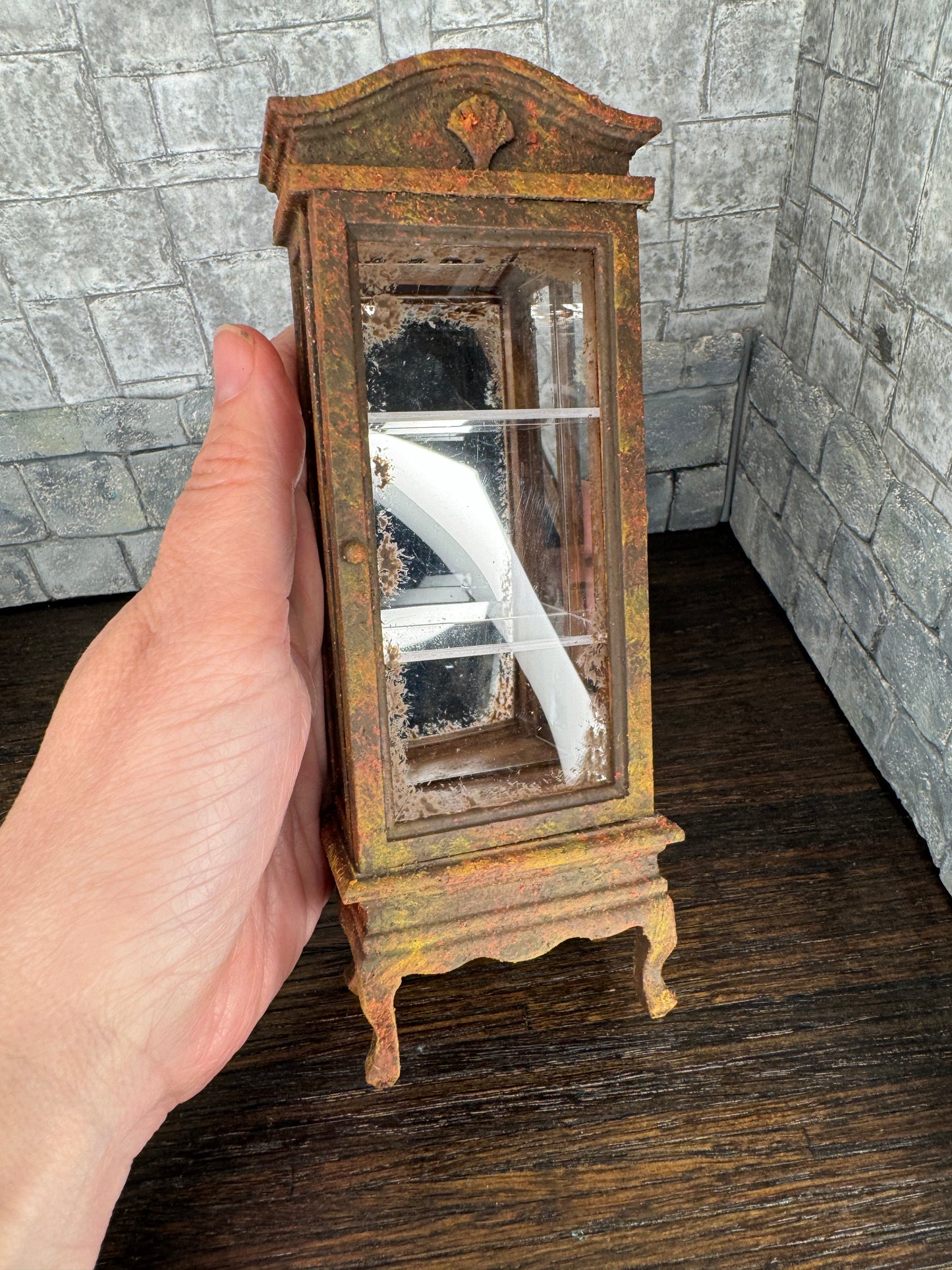 Rusted Curio Cabinet - 1:12 Scale
