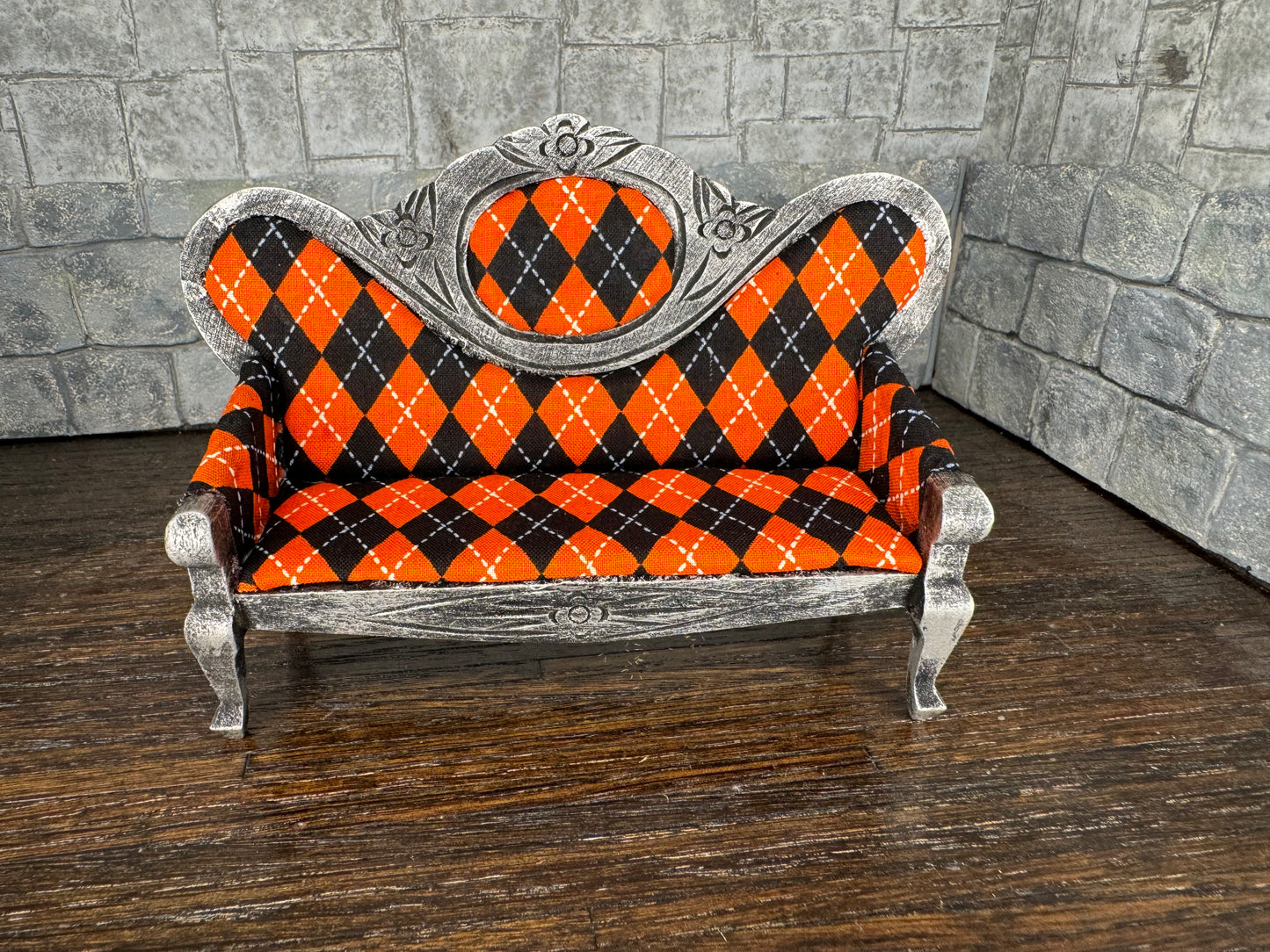 Orange and Black Argyle w Silver Distressed Circle Back Couch - 1:12 Scale