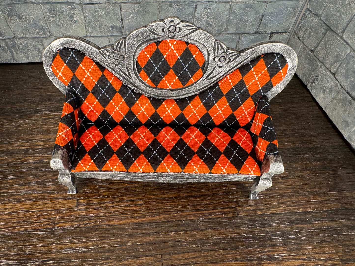 Orange and Black Argyle w Silver Distressed Circle Back Couch - 1:12 Scale