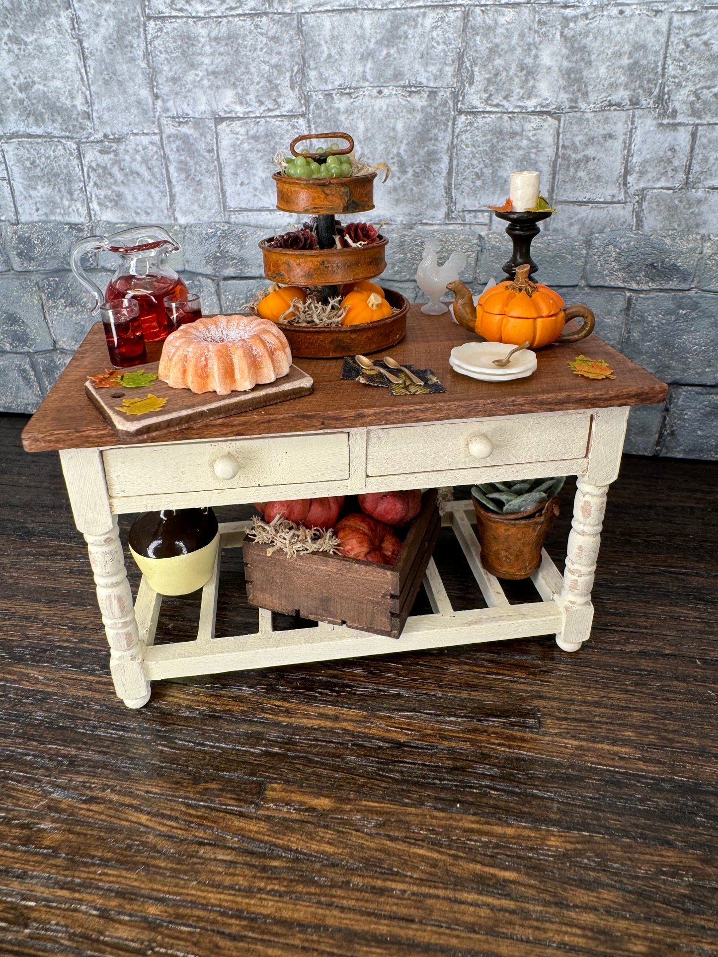 Harvest Table - 1:12 Scale