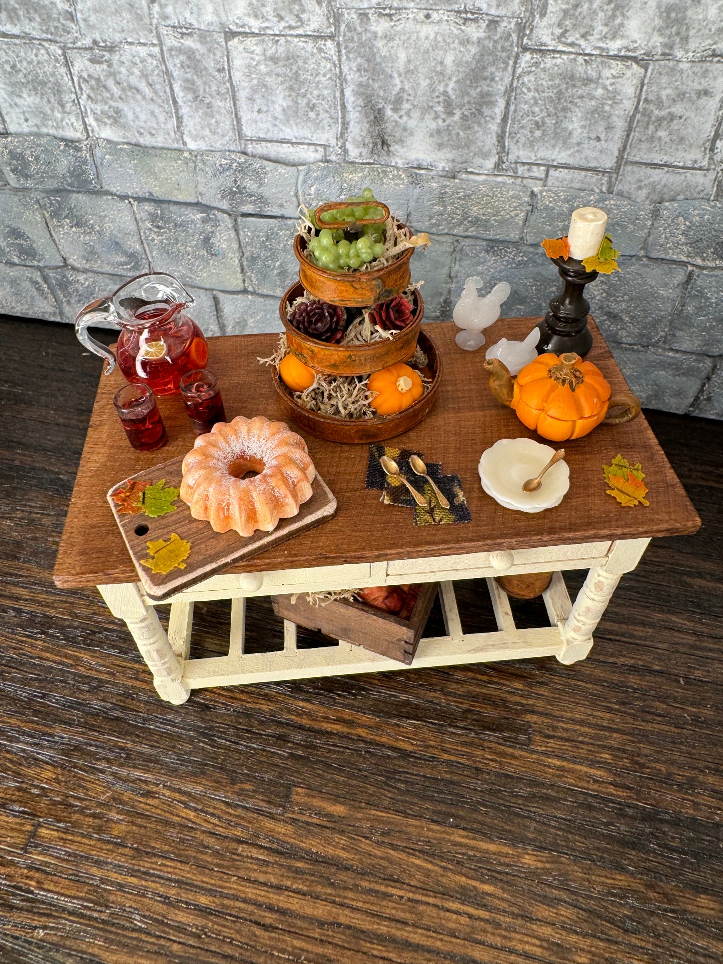 Harvest Table - 1:12 Scale