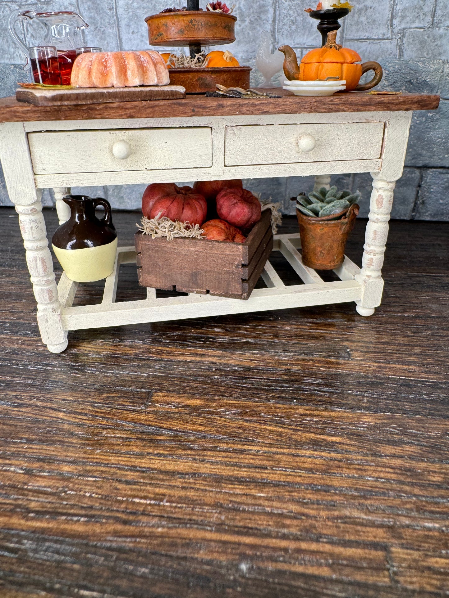 Harvest Table - 1:12 Scale