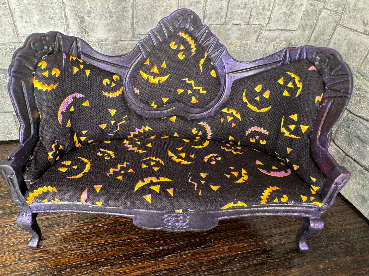 Spooky Jack-O-Lantern Couch in Purple and Black - Dollhouse Miniature 1:12 Scale