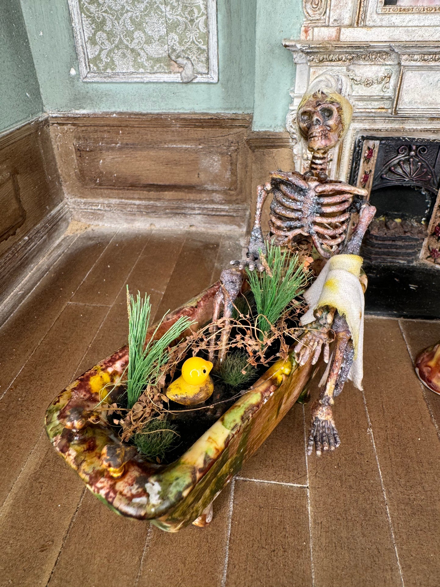Skeleton 3 Piece Bathroom Set (Tub, Sink and Toliet) - 1:12 Scale