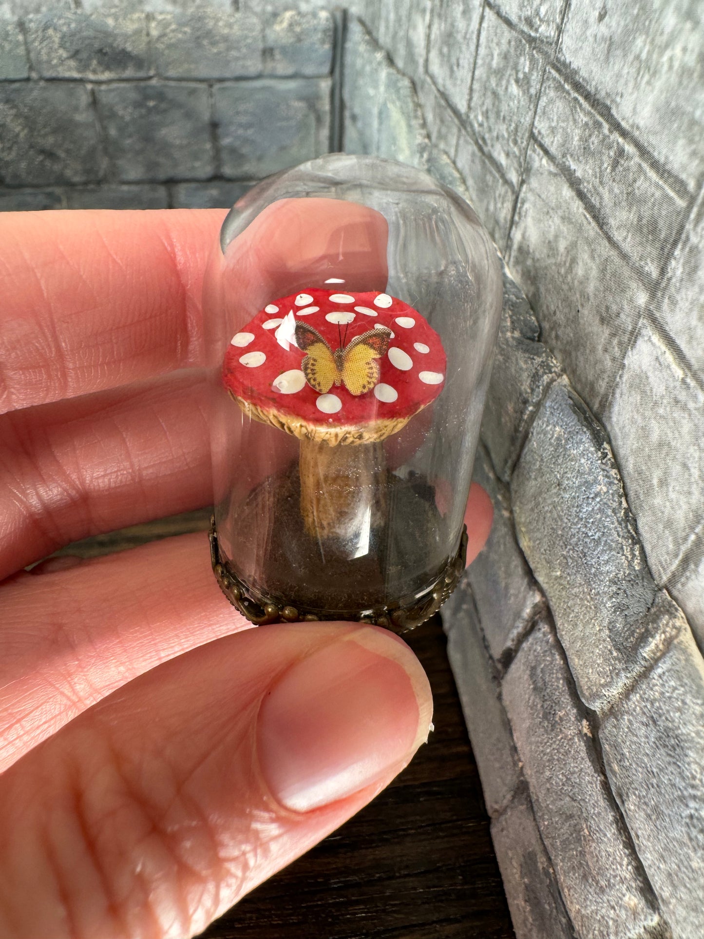 Mushroom with a Butterfly Under a Dome - 1:12 Scale