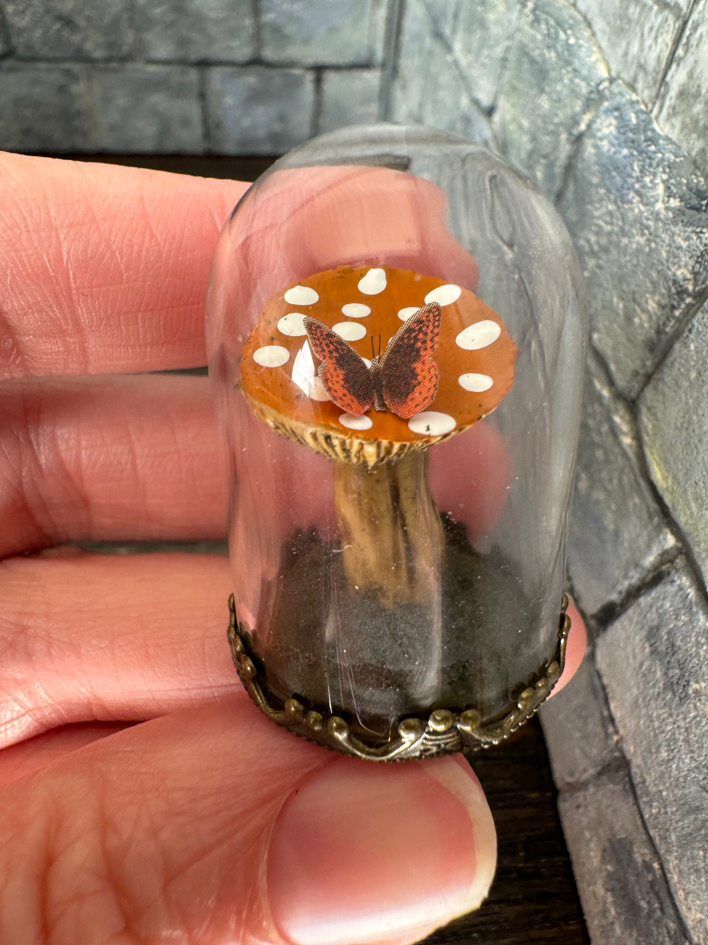 Mushroom with a Butterfly Under a Dome - 1:12 Scale